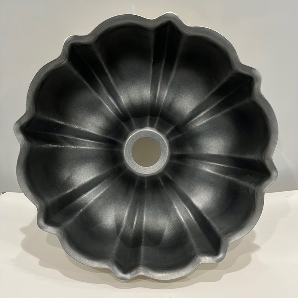 Bundt Cake Pan - Vintage